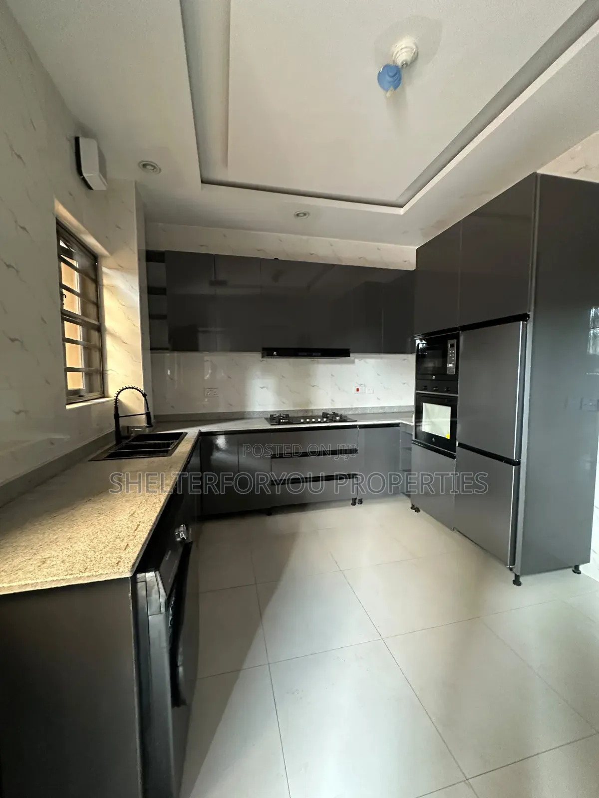 2bdrm Apartment in Lekki Expressway for sale