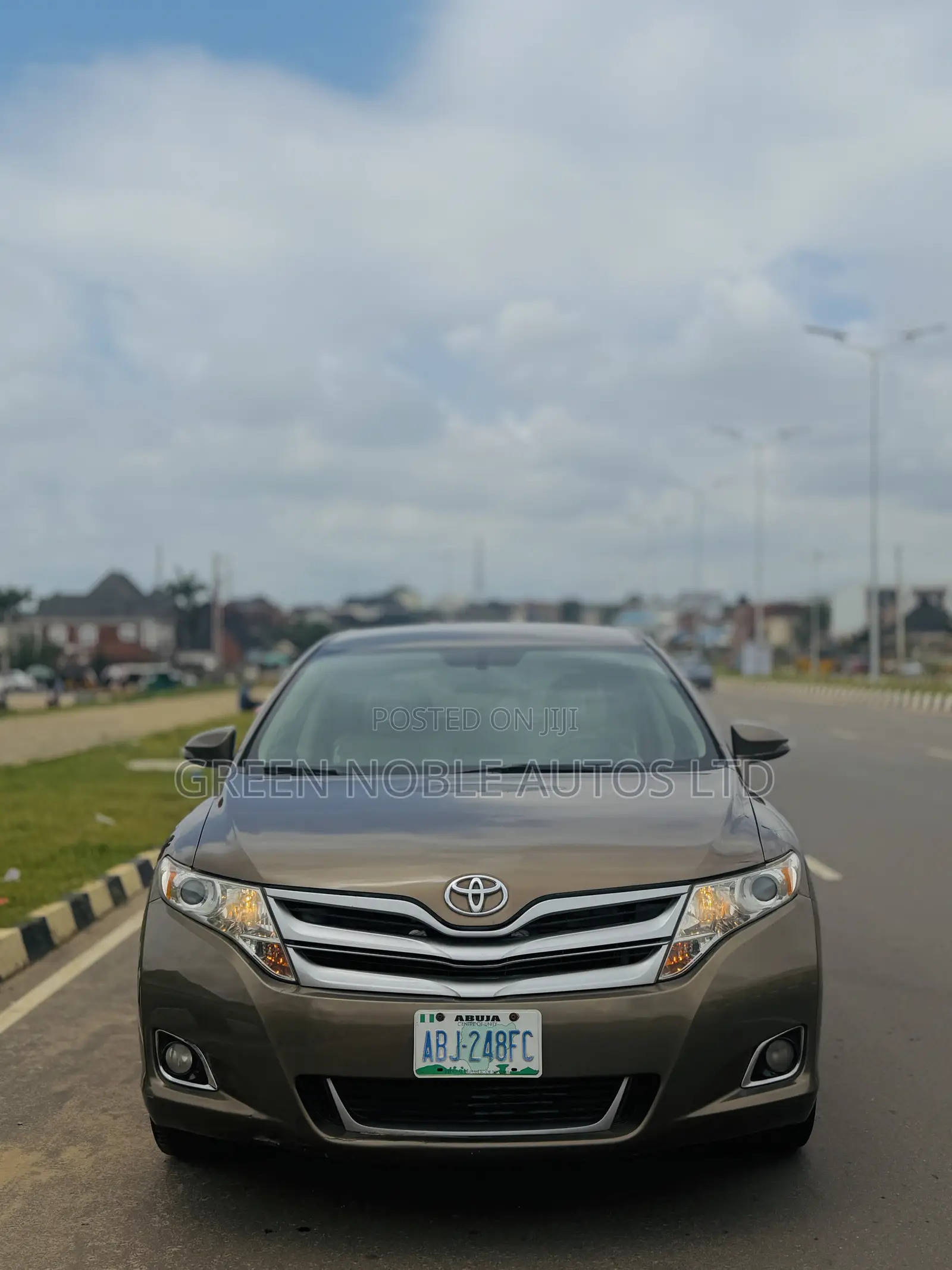 Toyota Venza LE AWD 2013 Gold