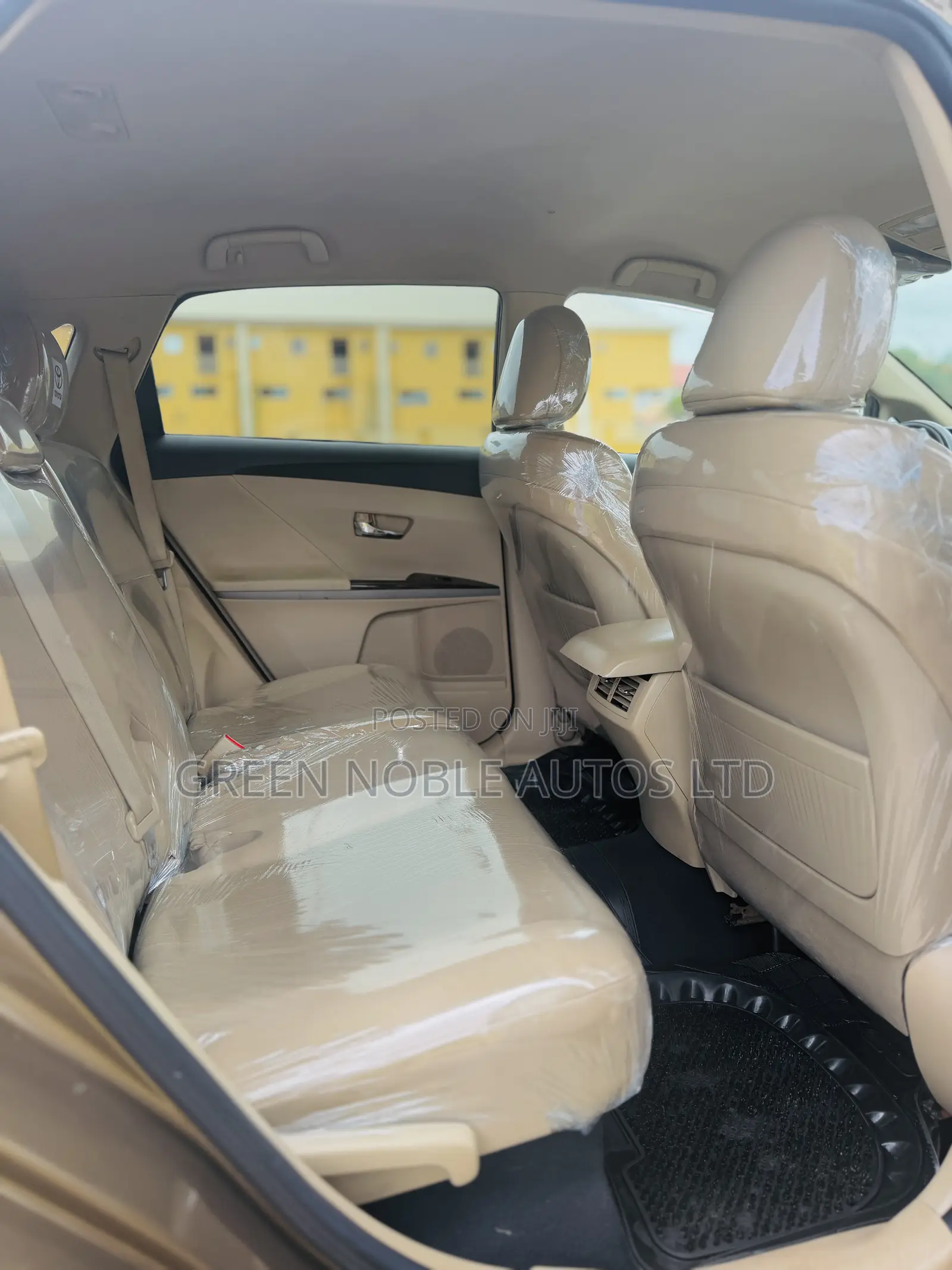 Toyota Venza LE AWD 2013 Gold