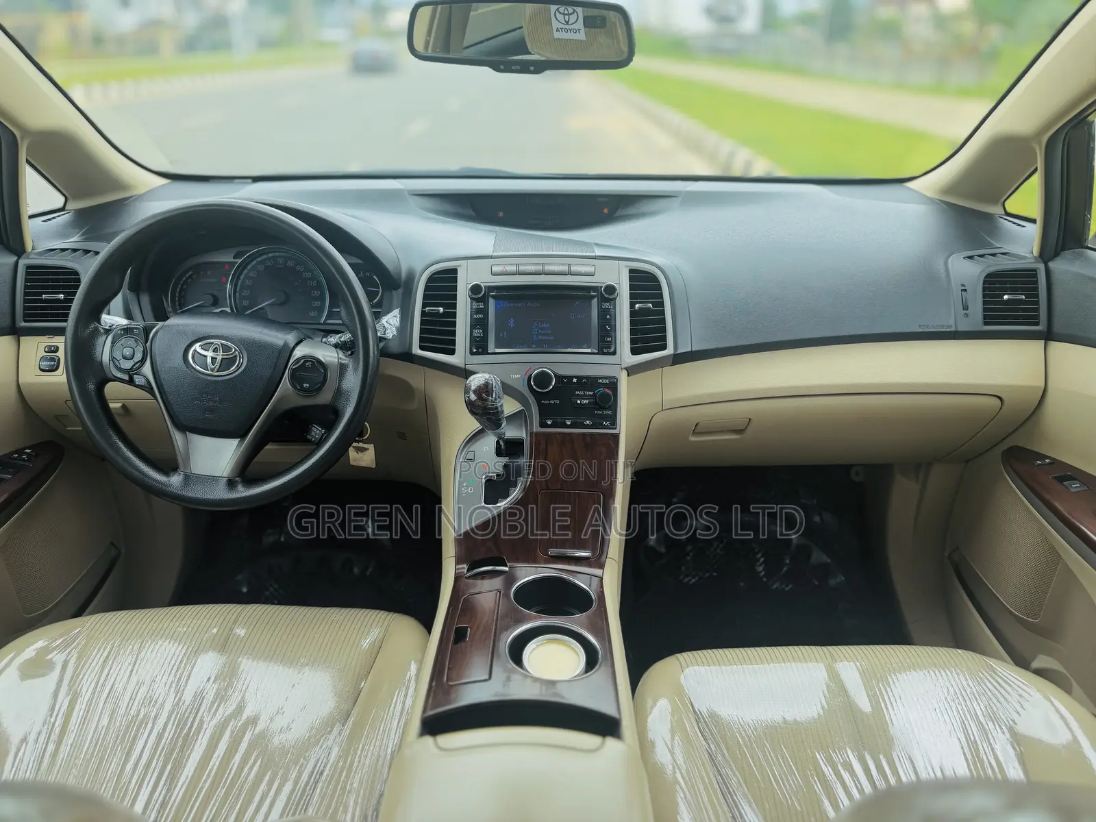 Toyota Venza LE AWD 2013 Gold