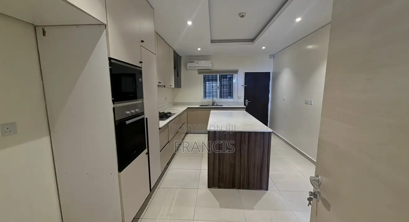 5bdrm Townhouse / Terrace in Bilaad Estate Jabi for rent