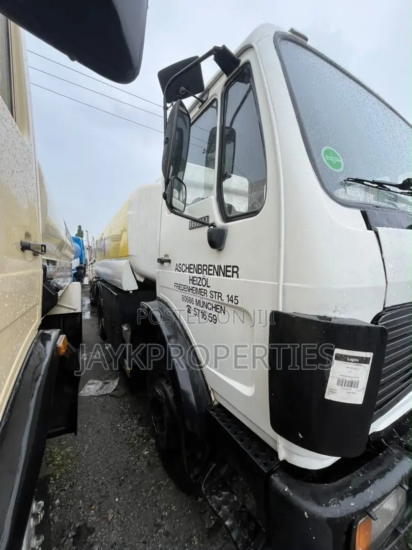 Mercedes Benz Tanker