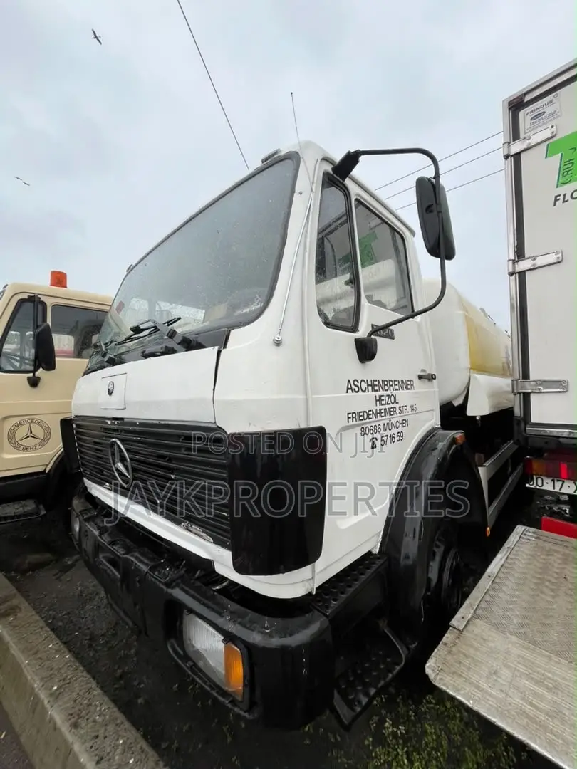 Mercedes Benz Tanker
