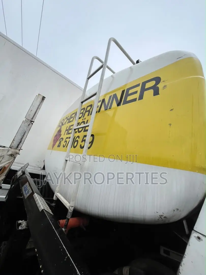 Mercedes Benz Tanker