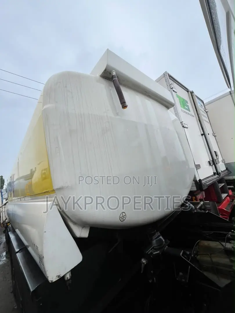 Mercedes Benz Tanker