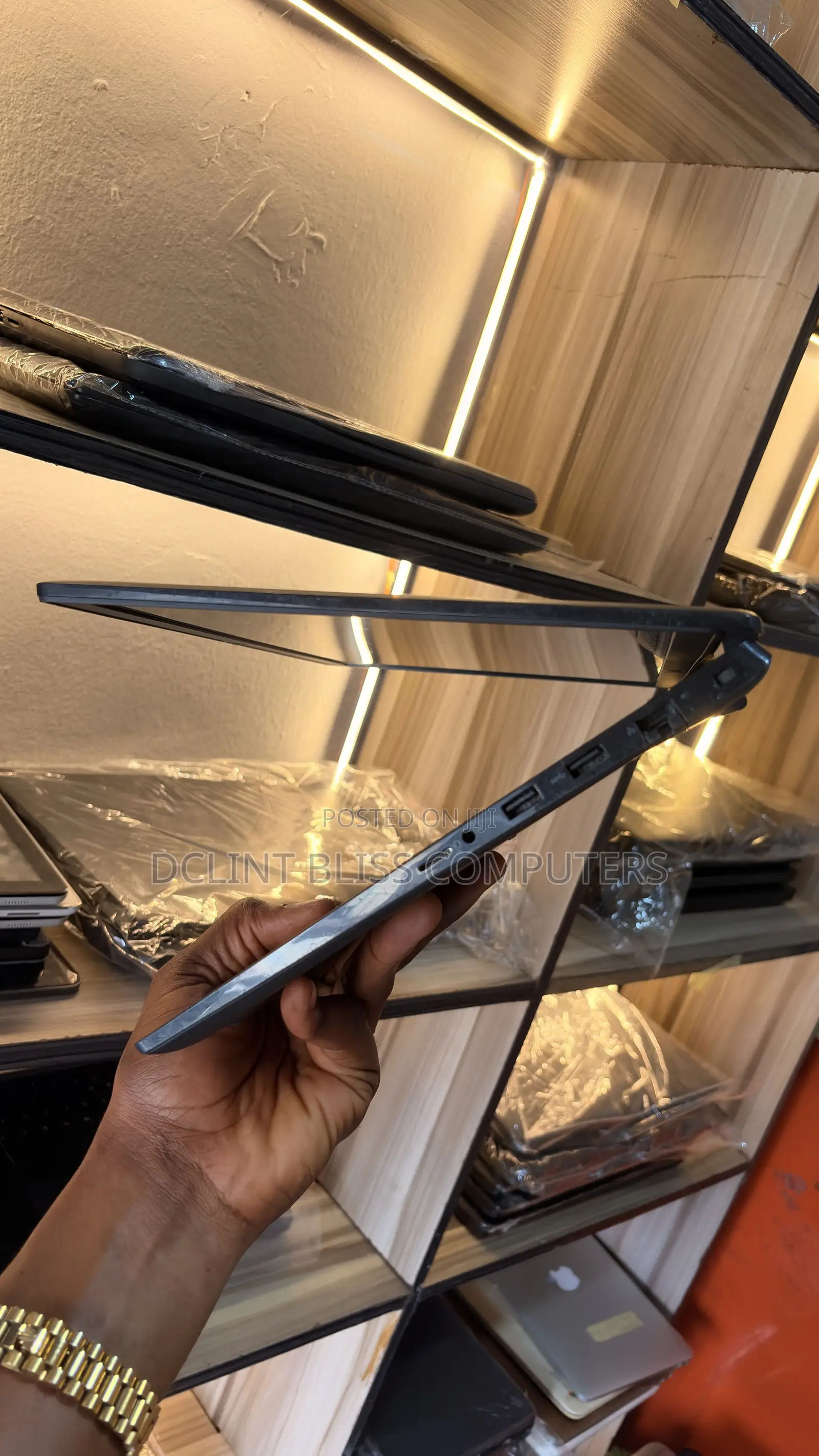Laptop Dell Latitude 3520 16GB Intel Core i7 SSD 256GB