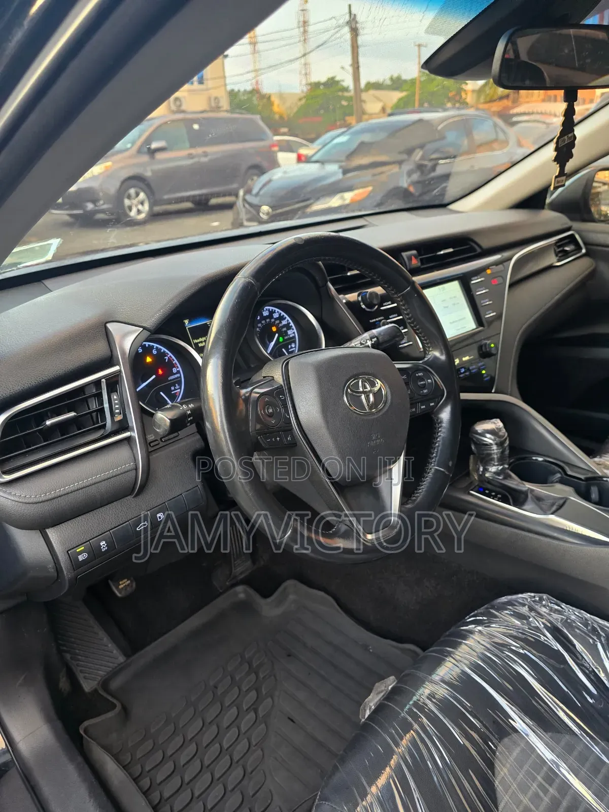 Toyota Camry SE FWD (2.5L 4cyl 8AM) 2018 Black
