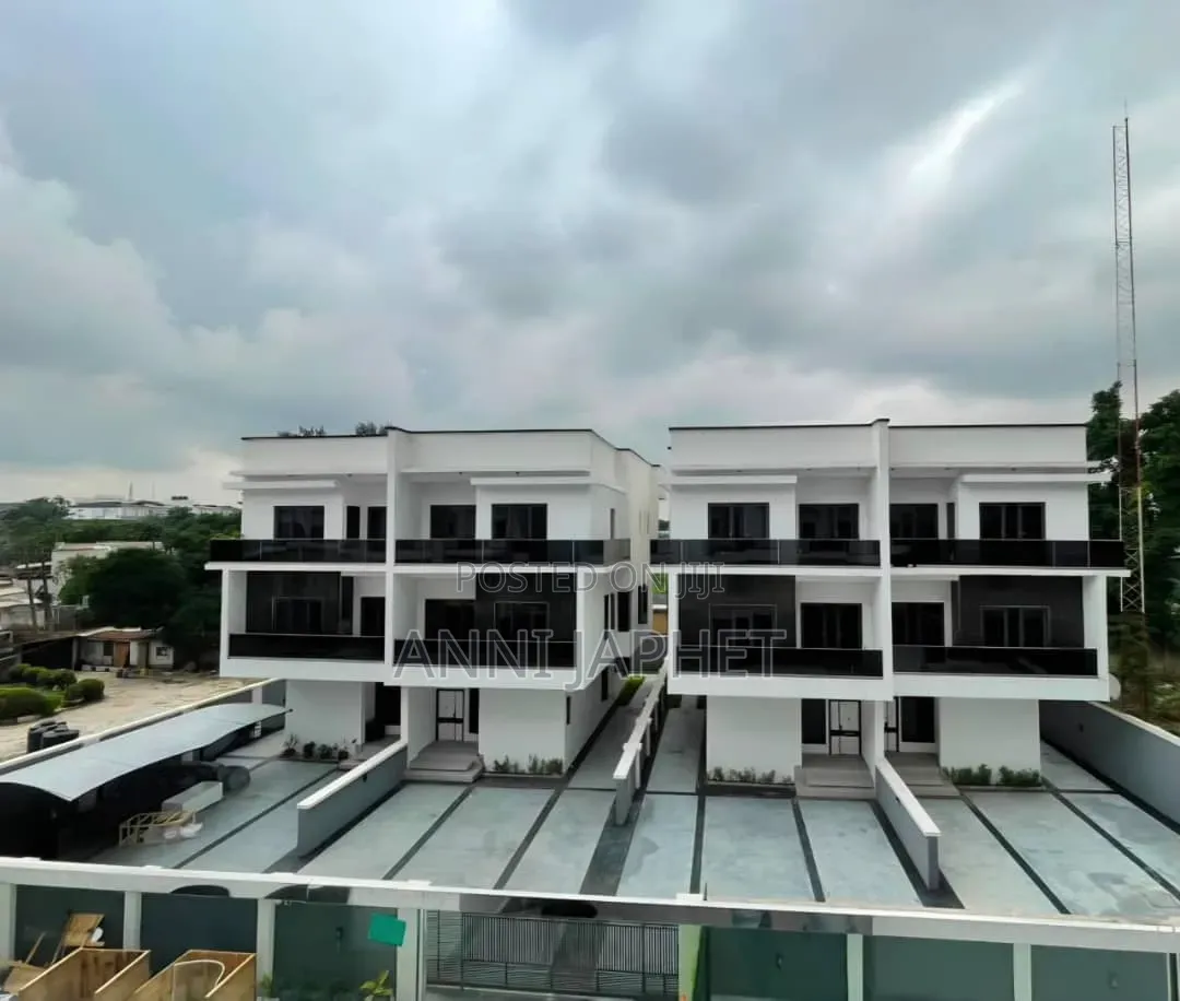 5bdrm Duplex in Gra for sale