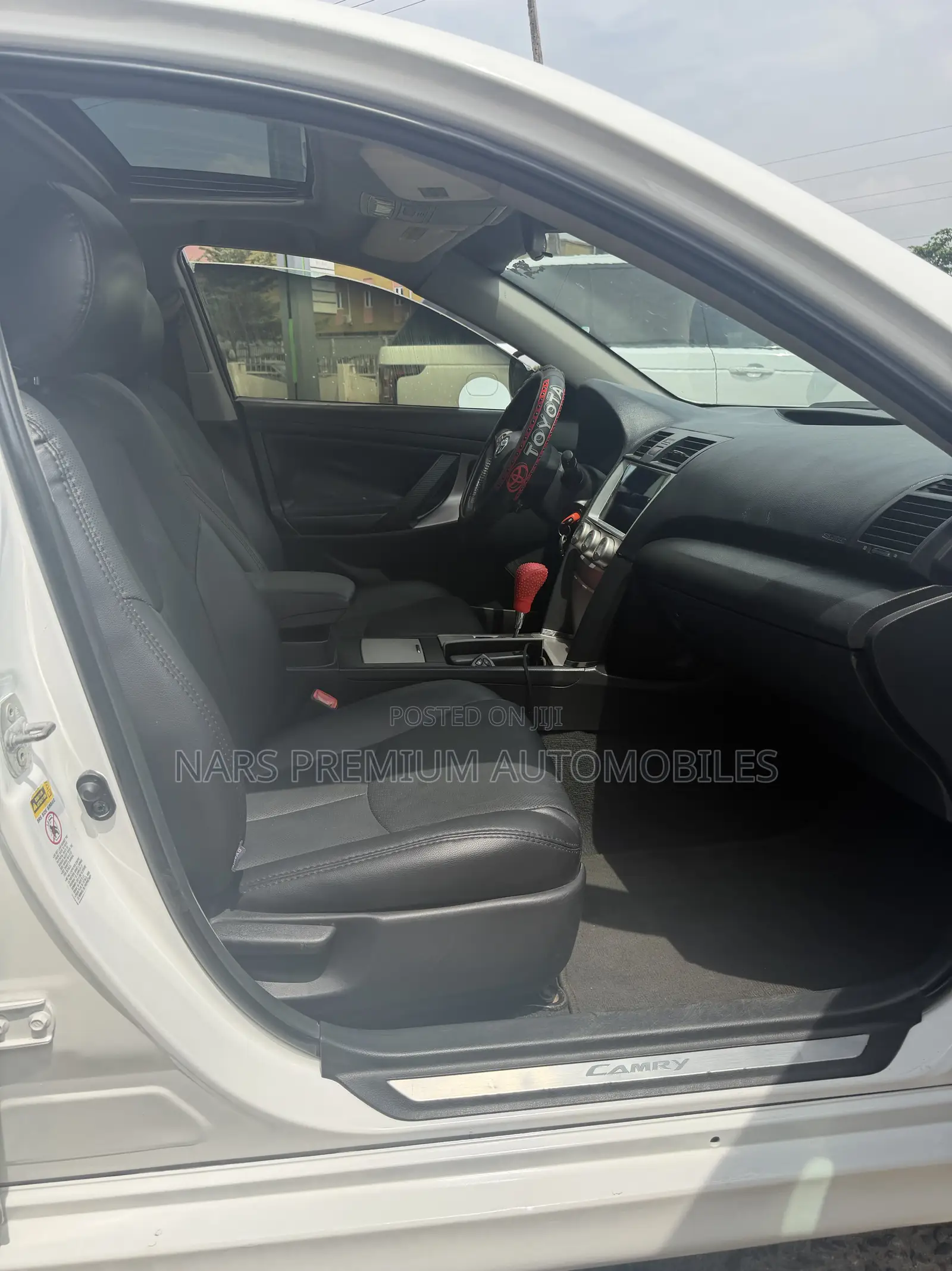 Toyota Camry SE 4dr Sedan (2.5L 4cyl 6A) 2011 White