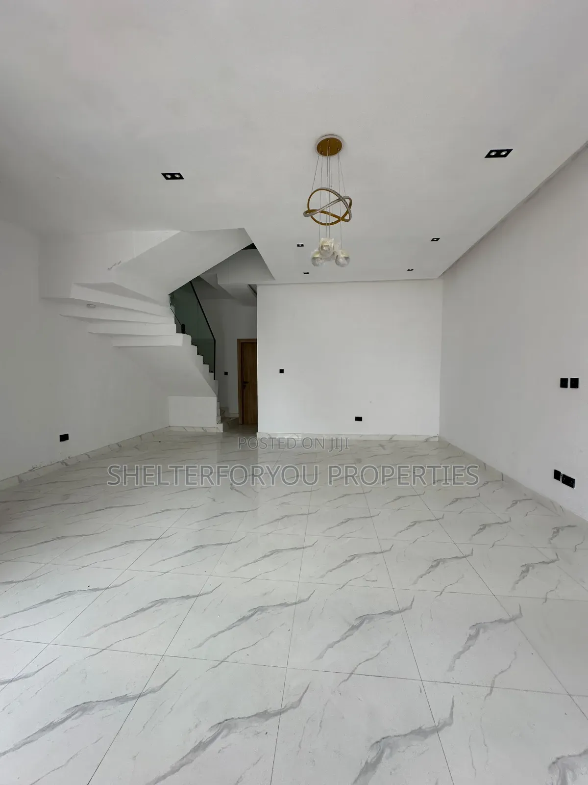 4bdrm Duplex in Ikota for sale