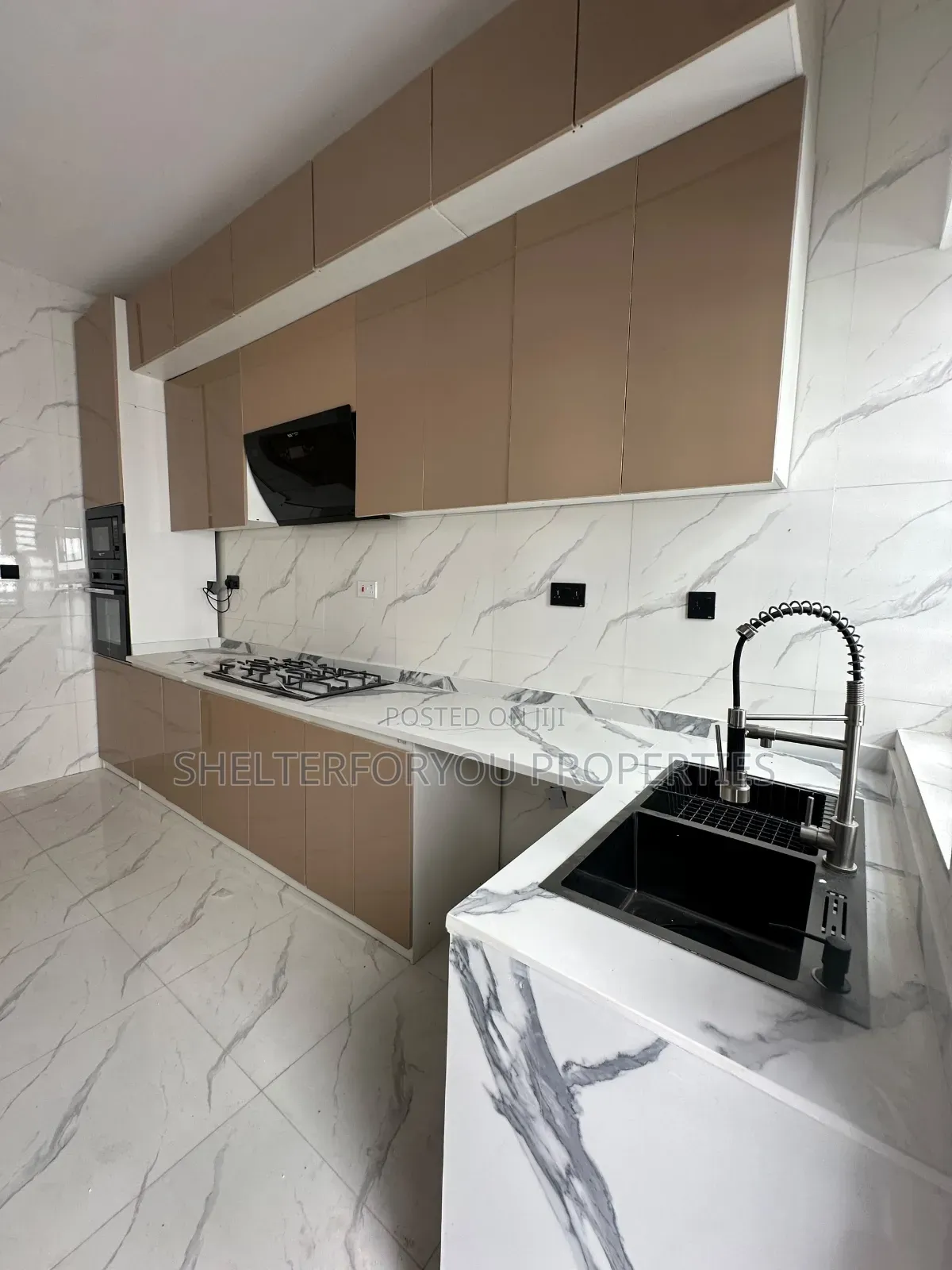 4bdrm Duplex in Ikota for sale