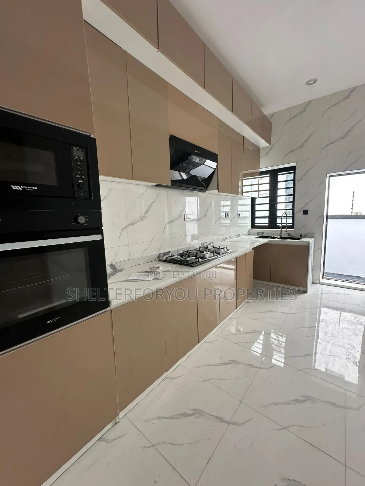 4bdrm Duplex in Ikota for sale