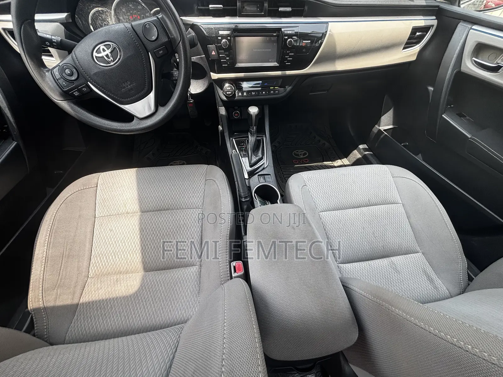 Toyota Corolla LE 4dr Sedan (1.8L 4cyl CVT) 2016 Silver