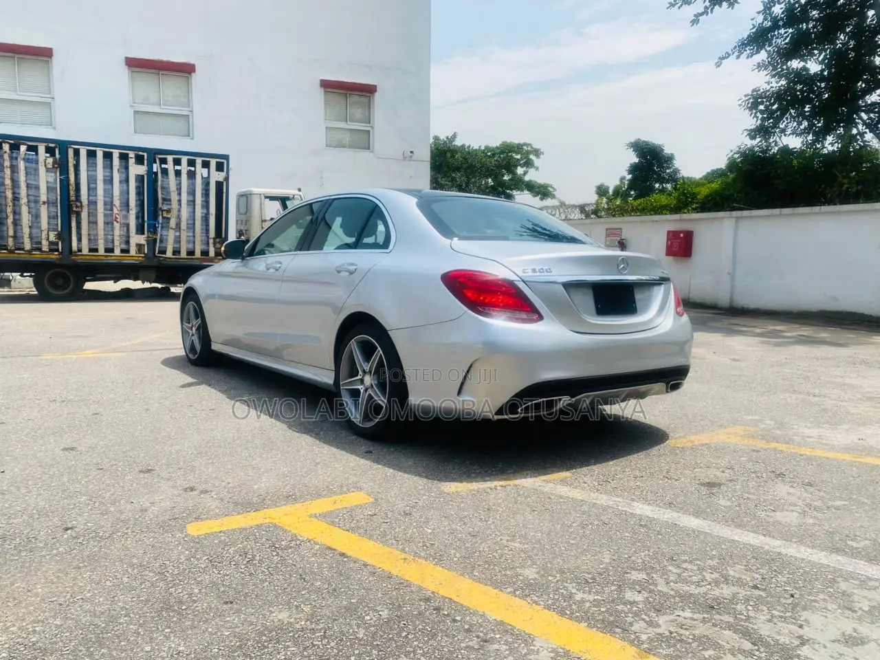 Mercedes-Benz C300 Luxury 4dr AWD 4Matic Sedan (2.0L 4cyl 7A) 2015