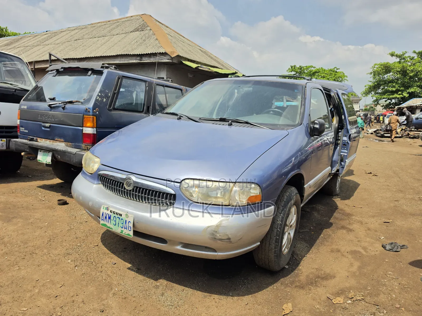 Nissan Quest 2021 Blue