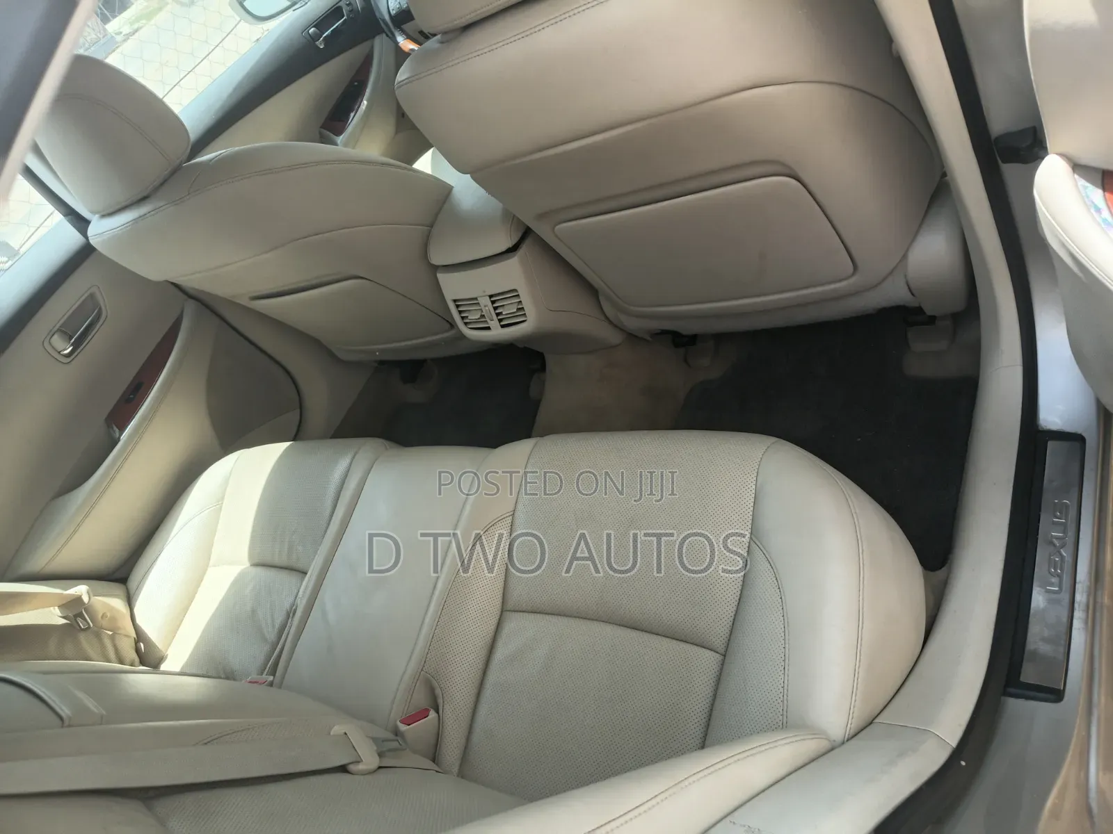 Lexus ES 350 2011 Gold
