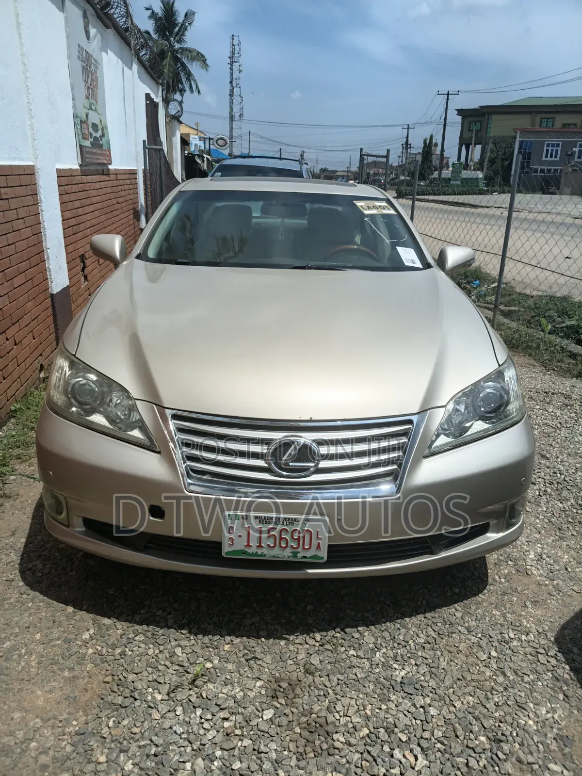 Lexus ES 350 2011 Gold