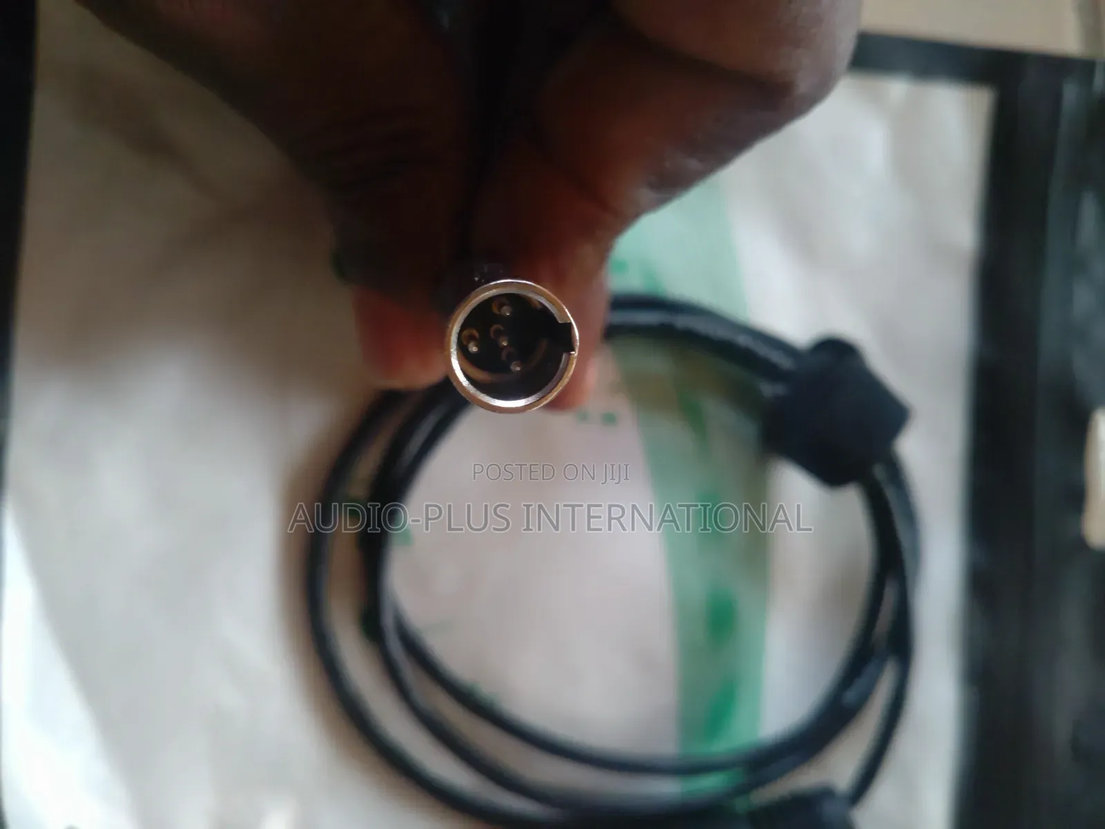 4pin Mini XLR TA4F to Main Female 3pin XLR 1m.GOLD Plated