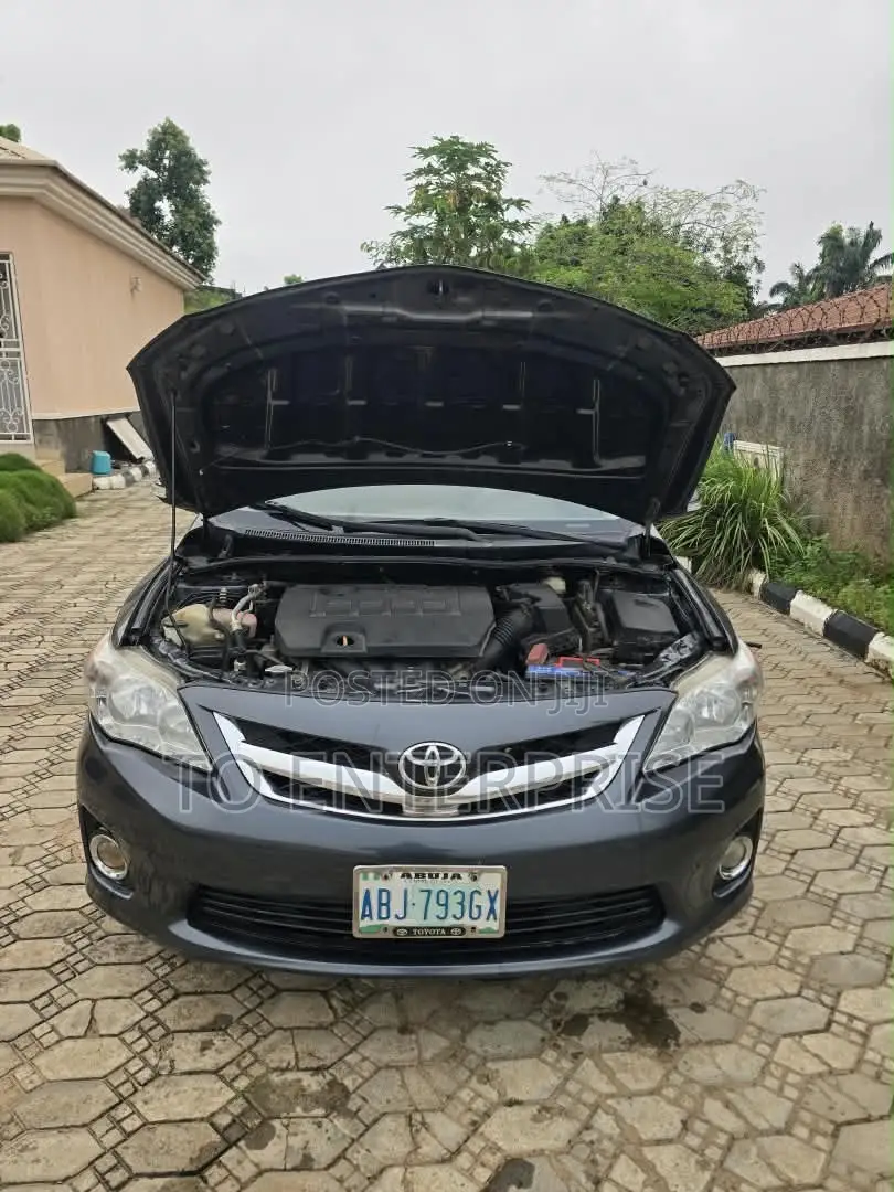 Toyota Corolla 2012 Gray