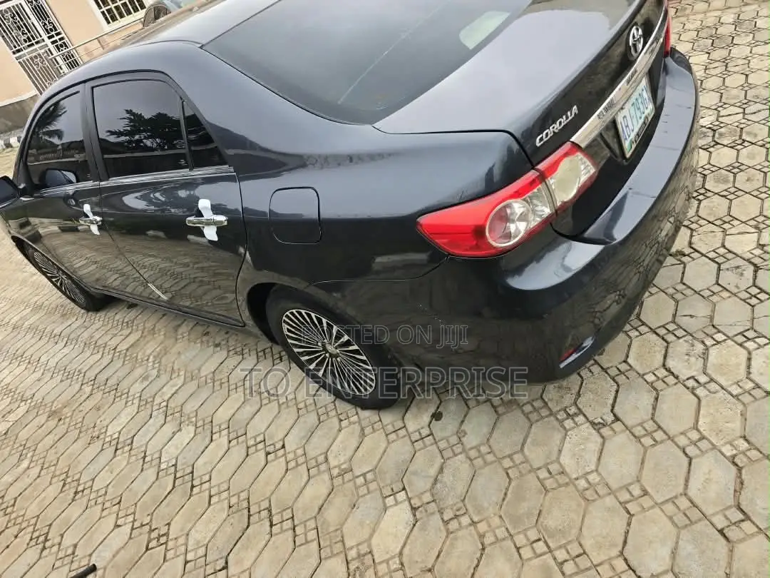 Toyota Corolla 2012 Gray