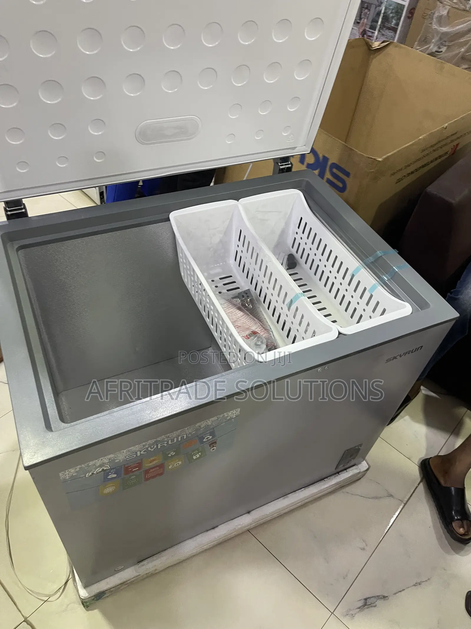 Skyrun BD 260A 260L Chest Freezer for Homes and Shops