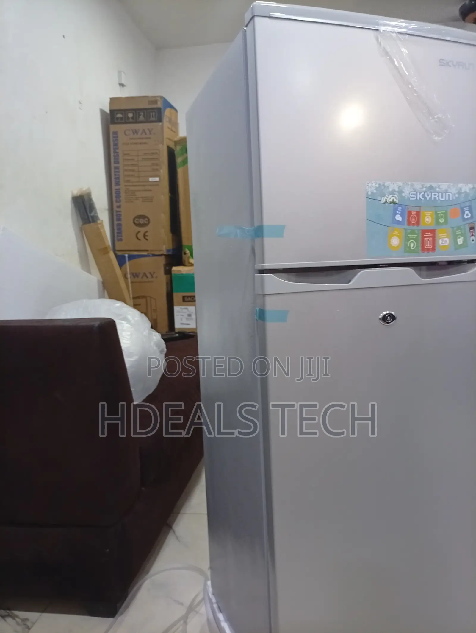 BCD 138HC Contemporary Appliance Model With a Professional Finish