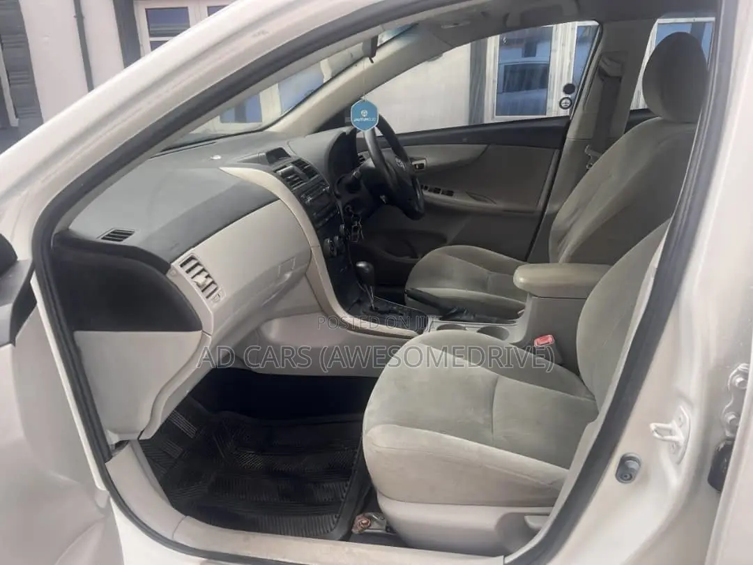 Toyota Corolla 2013 White