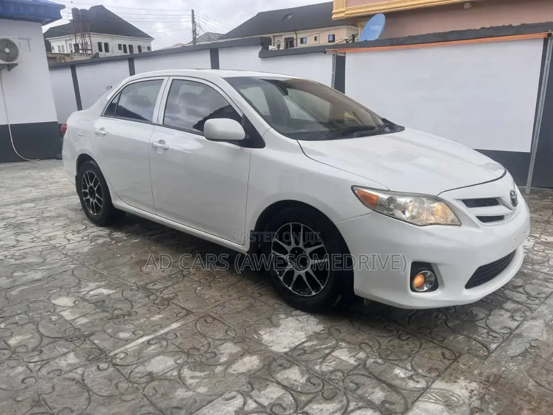 Toyota Corolla 2013 White