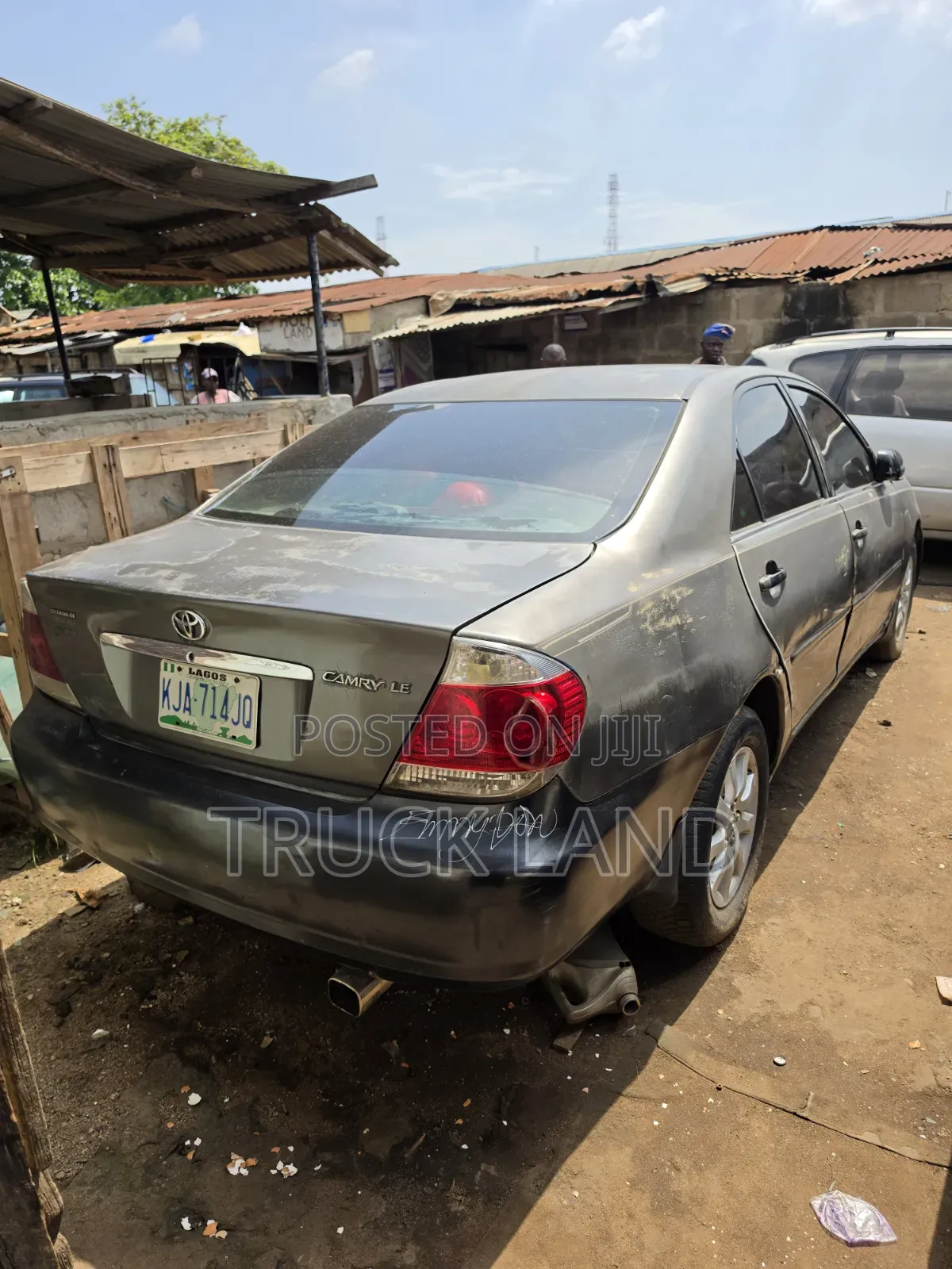 Toyota Camry LE 4dr Sedan (2.4L 4cyl 5A) 2005 Gray