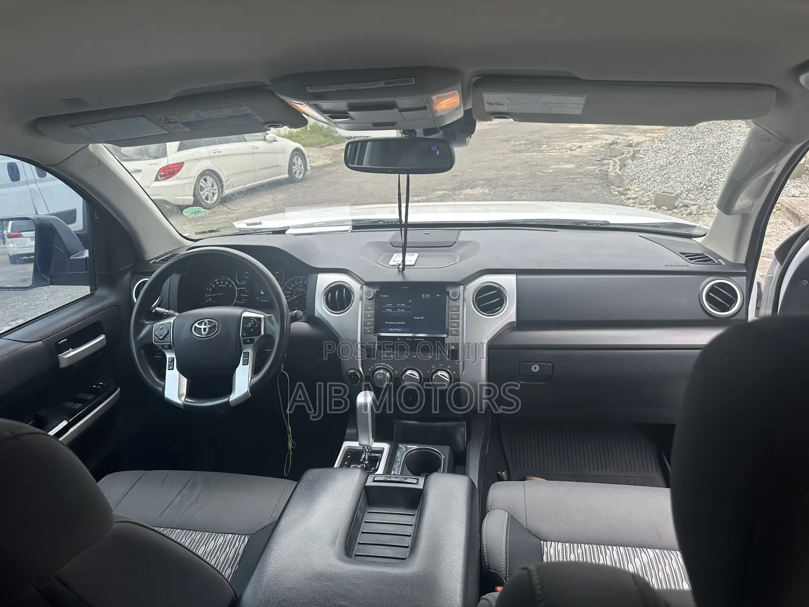 Toyota Tundra SR5 2021 White