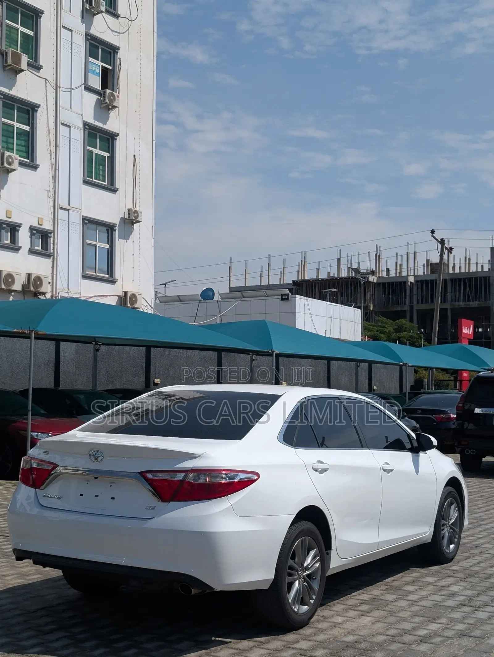 Toyota Camry SE 4dr Sedan (2.5L 4cyl 6A) 2017 White