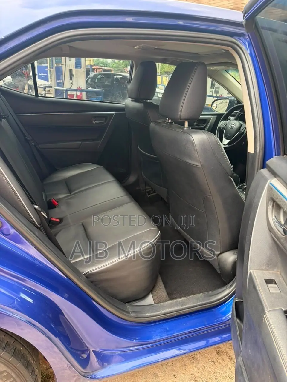 Toyota Corolla SE 4dr Sedan (1.8L 4cyl CVT) 2017 Blue