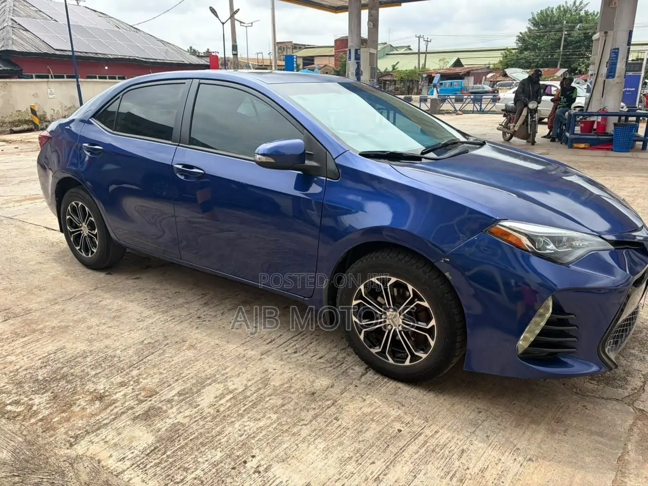 Toyota Corolla SE 4dr Sedan (1.8L 4cyl CVT) 2017 Blue