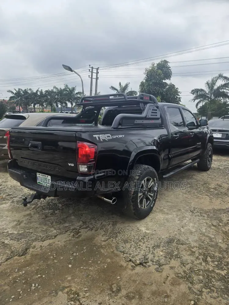 Toyota Tacoma 2019 Black