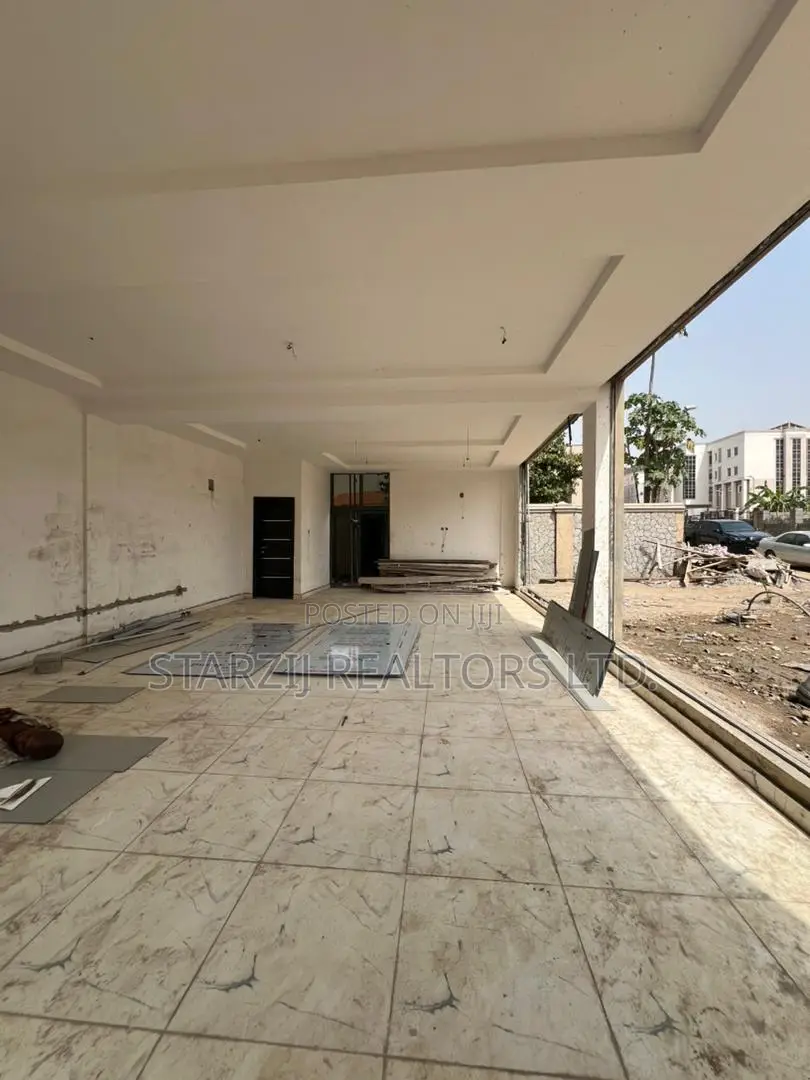 Commercial Complex for Offices and Shops in Wuye