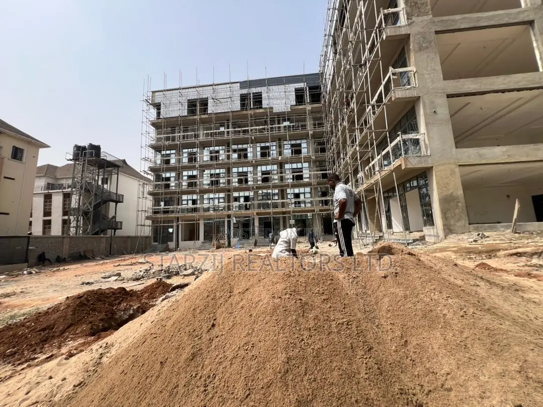 Commercial Complex for Offices and Shops in Wuye