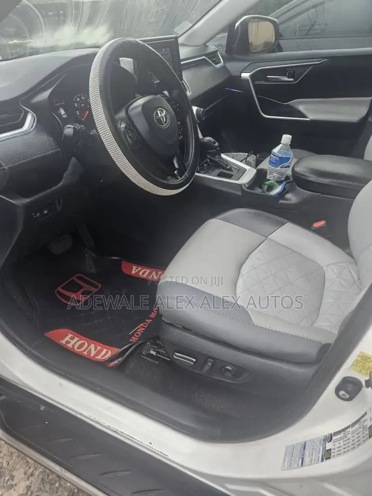 Toyota RAV4 2020 White