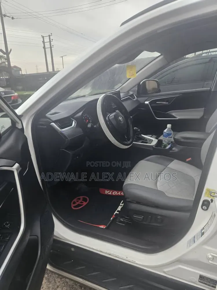 Toyota RAV4 2020 White