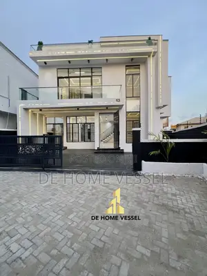 5bdrm Duplex in Ikota for sale