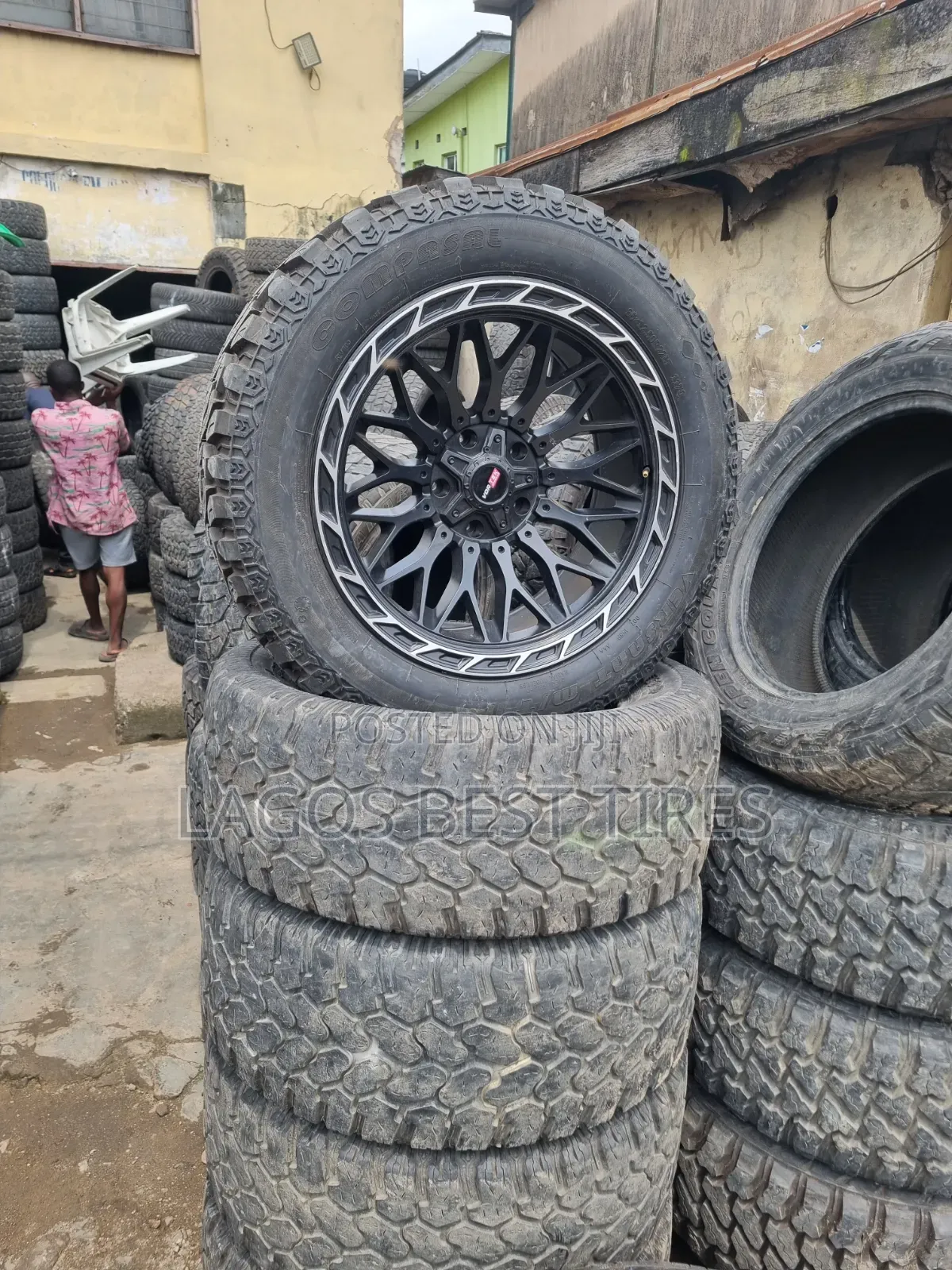 Heavy-Duty Off-Road / All-Terrain Tyres With Stylish Black Alloy Rim