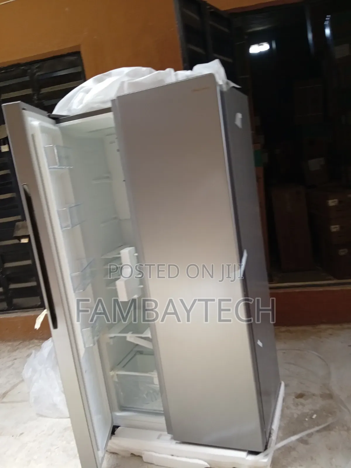 Quality Hisense RC-67WSI 518-Litre Fridge Freezer