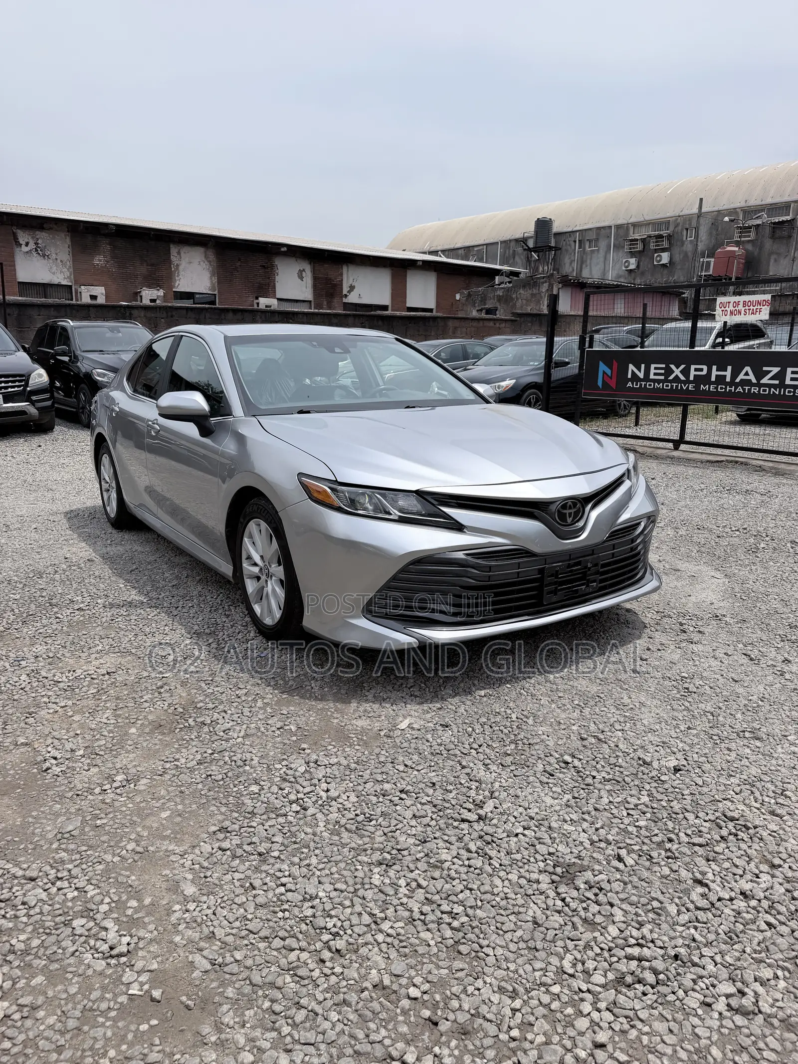 Toyota Camry LE FWD (2.5L 4cyl 8AM) 2018 Silver