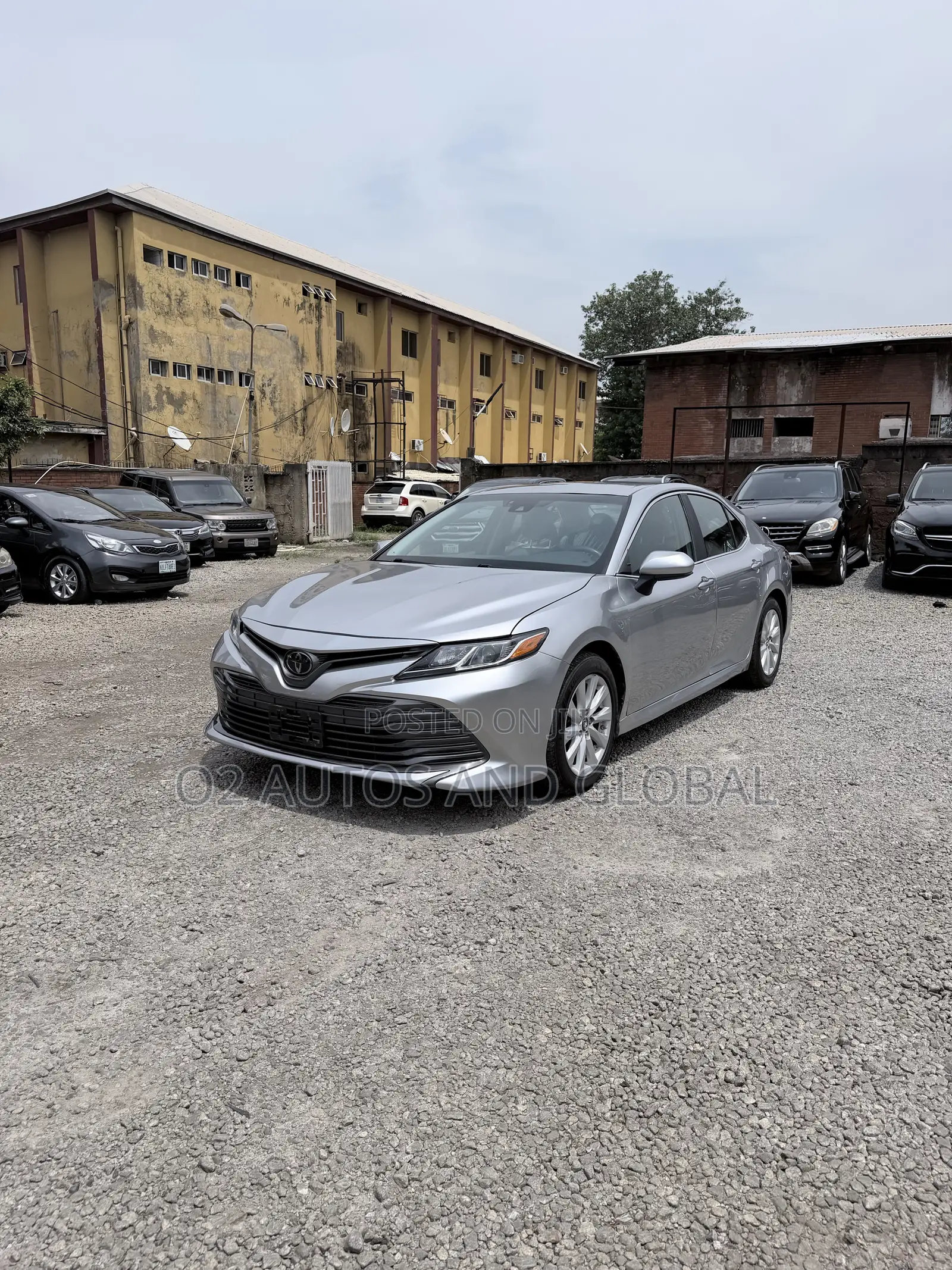 Toyota Camry LE FWD (2.5L 4cyl 8AM) 2018 Silver