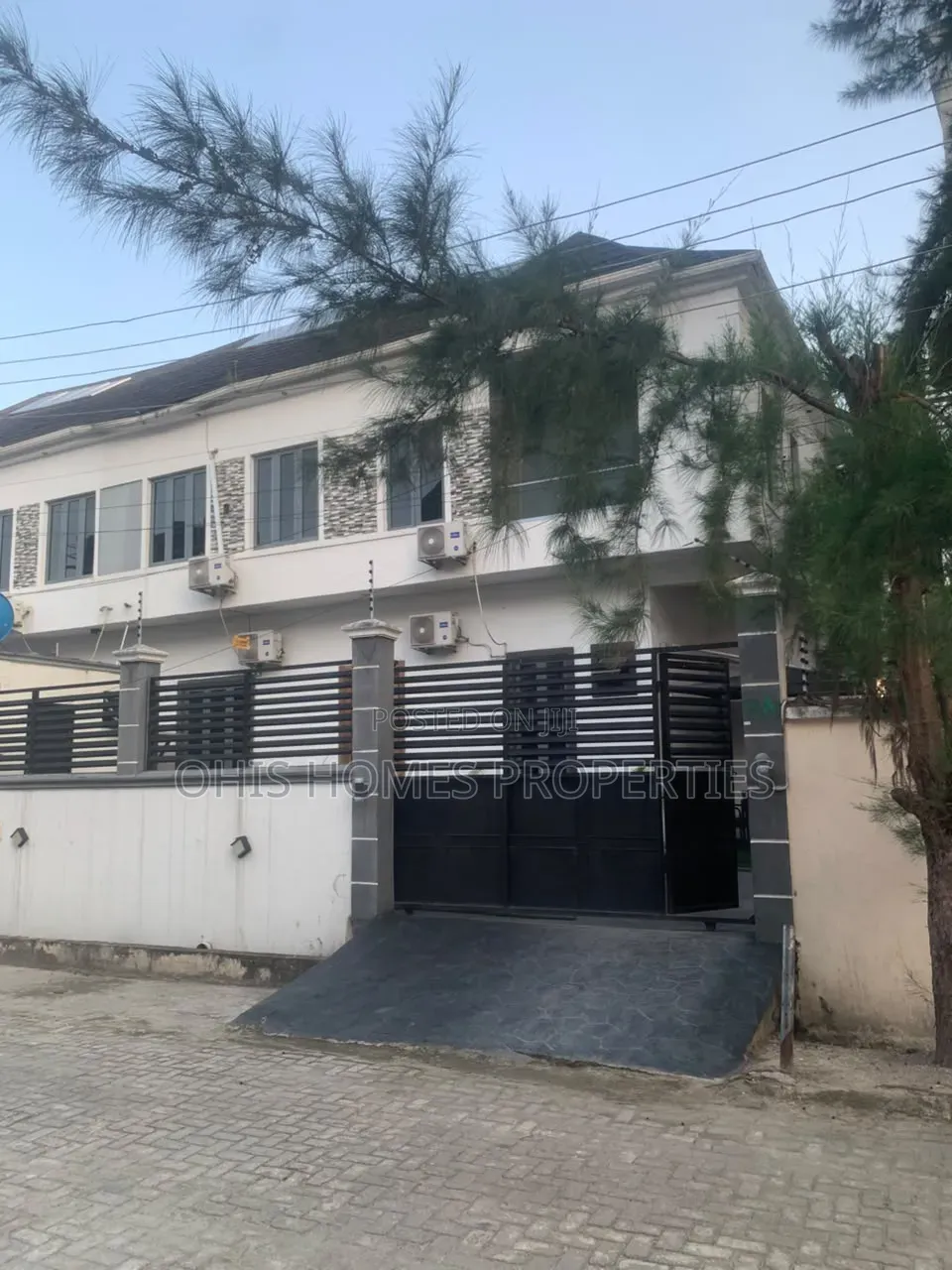 Furnished Mini Flat in Chevy View, Chevron for rent