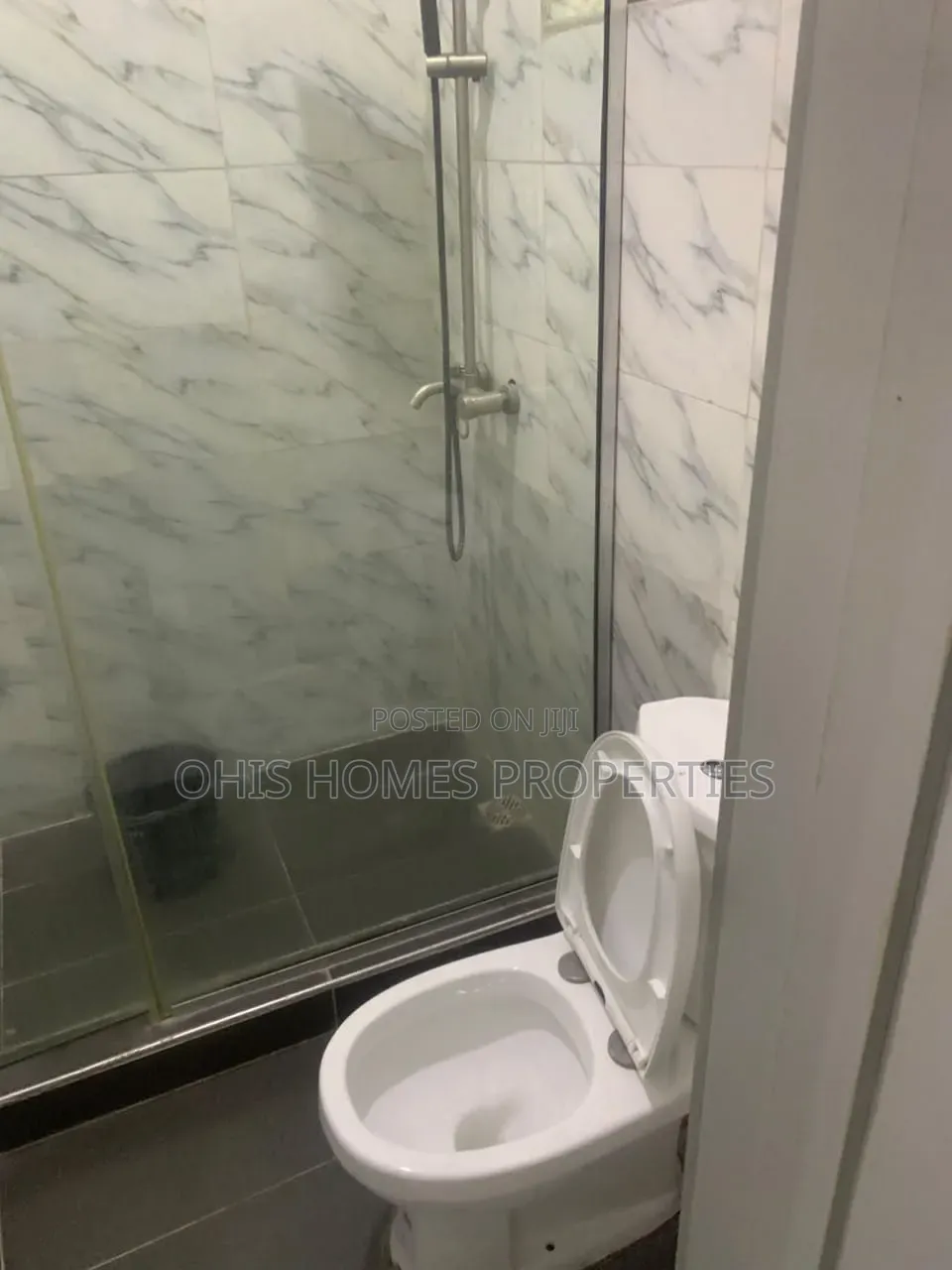 Furnished Mini Flat in Chevy View, Chevron for rent