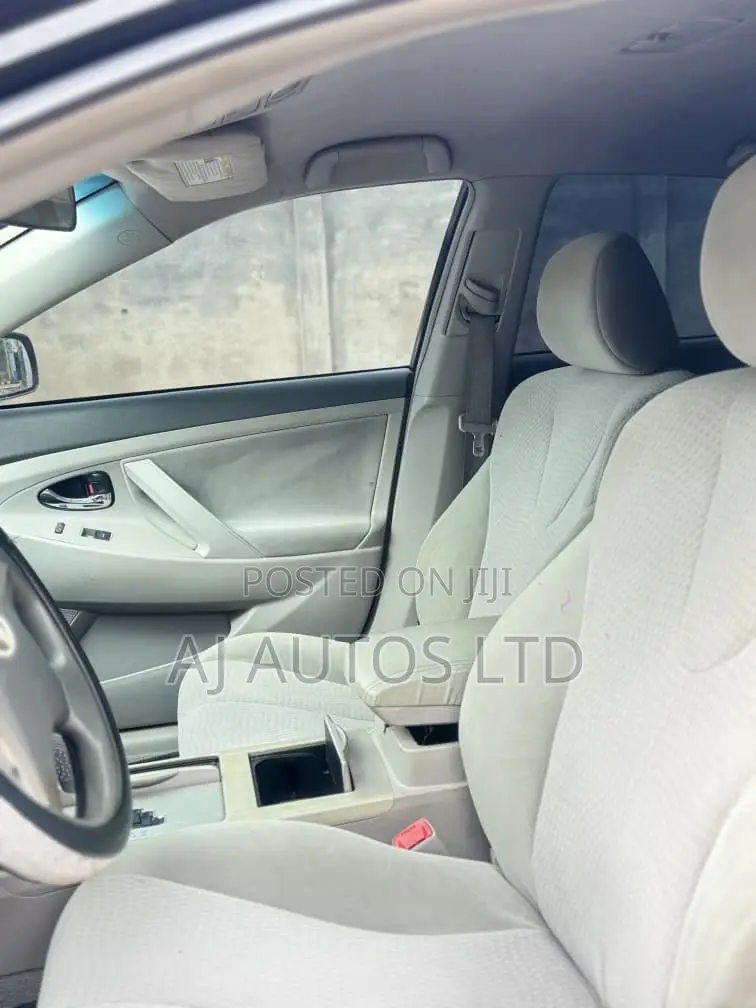Toyota Camry LE 4dr Sedan (2.5L 4cyl 6A) 2011 Black