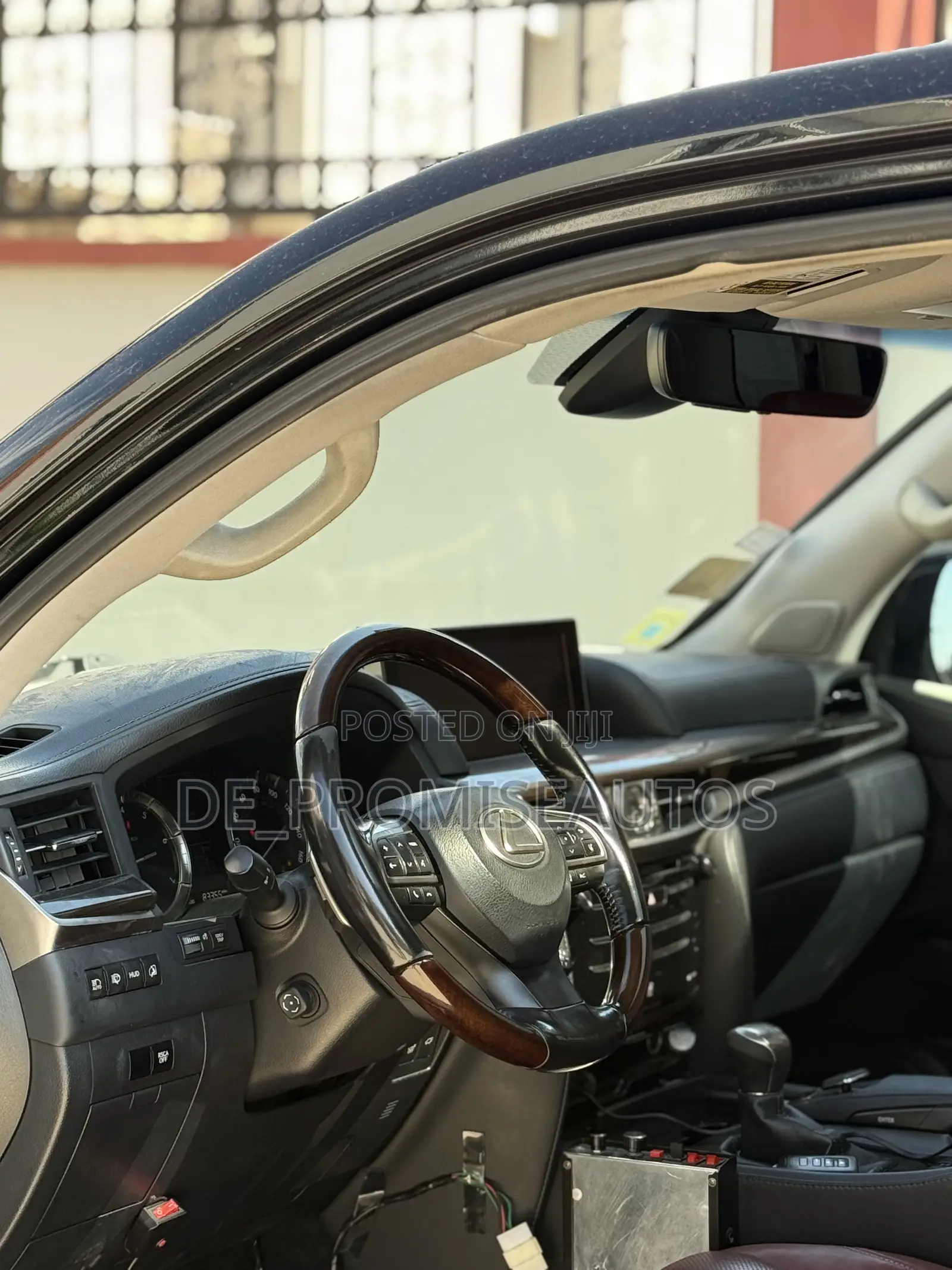 Lexus LX 570 (5 seats) AWD 2017 Black