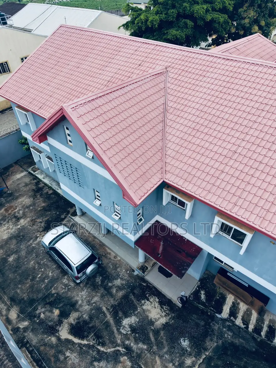 6bdrm Duplex in Idu Industrial for sale