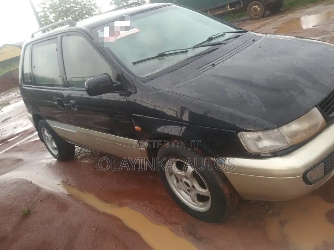 Mitsubishi SpaceRunner 2005 Black