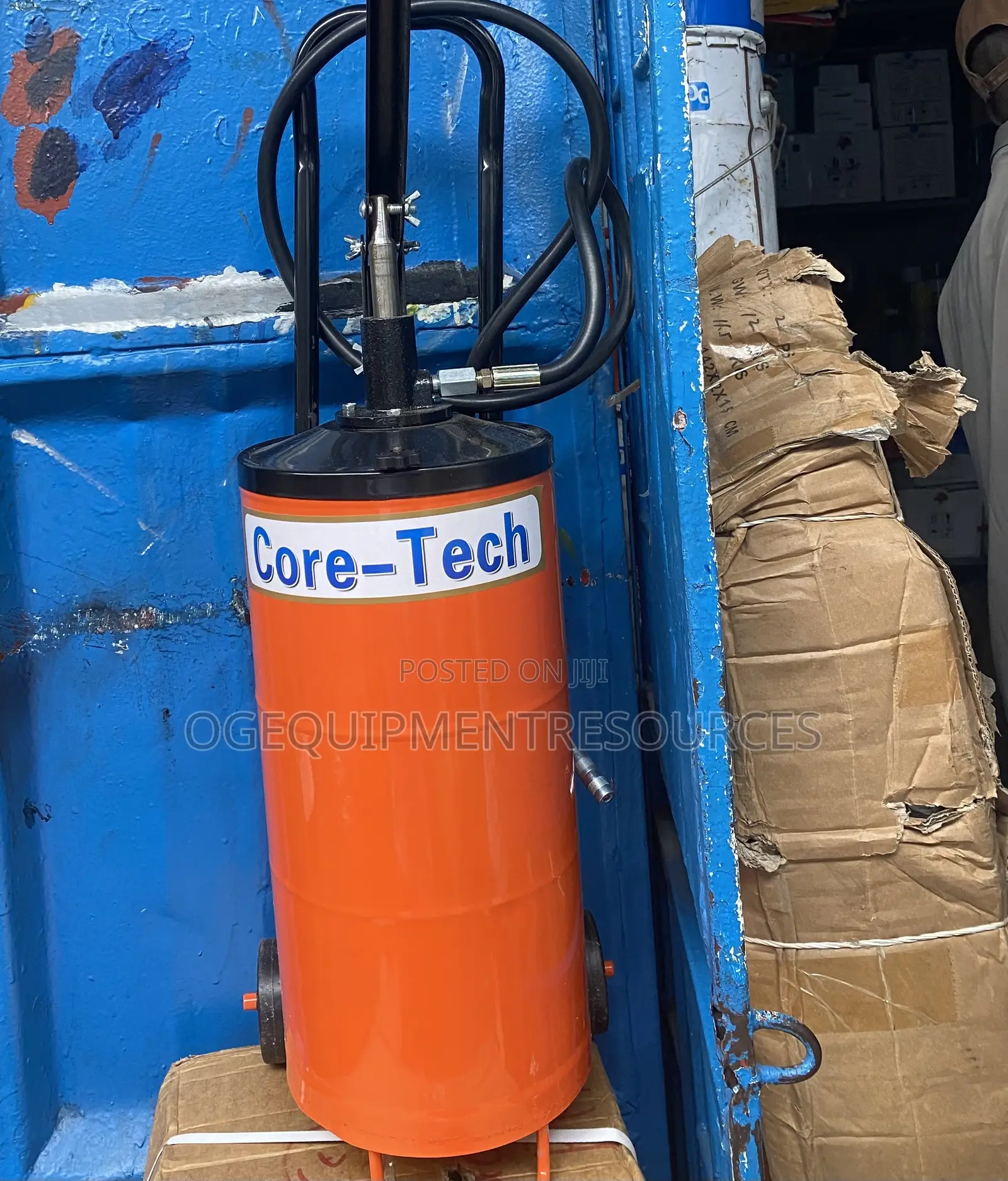 10kg Foot-Operated Trolley-Style Grease Pump Bucket.